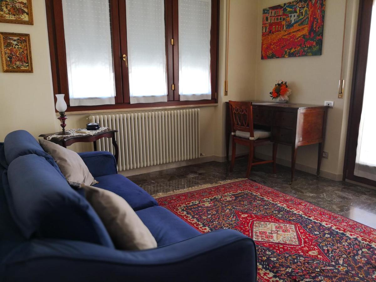 Tres Chic Bed and Breakfast Civitanova Marche Exteriör bild